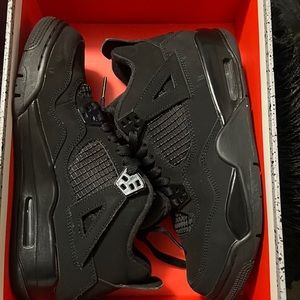 Black Cat Jordan 4
